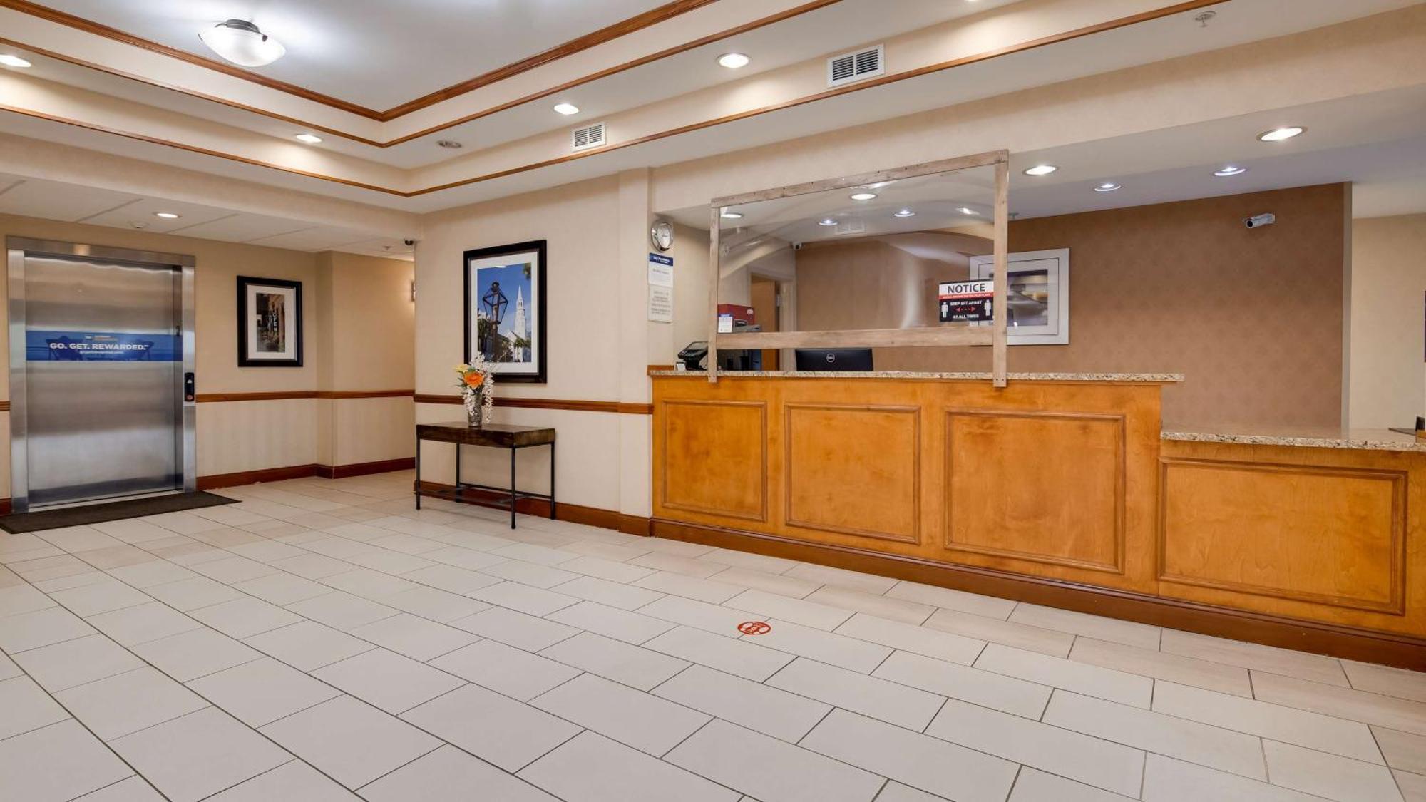 Best Western Executive Inn - Latta Berrys Crossroads Esterno foto